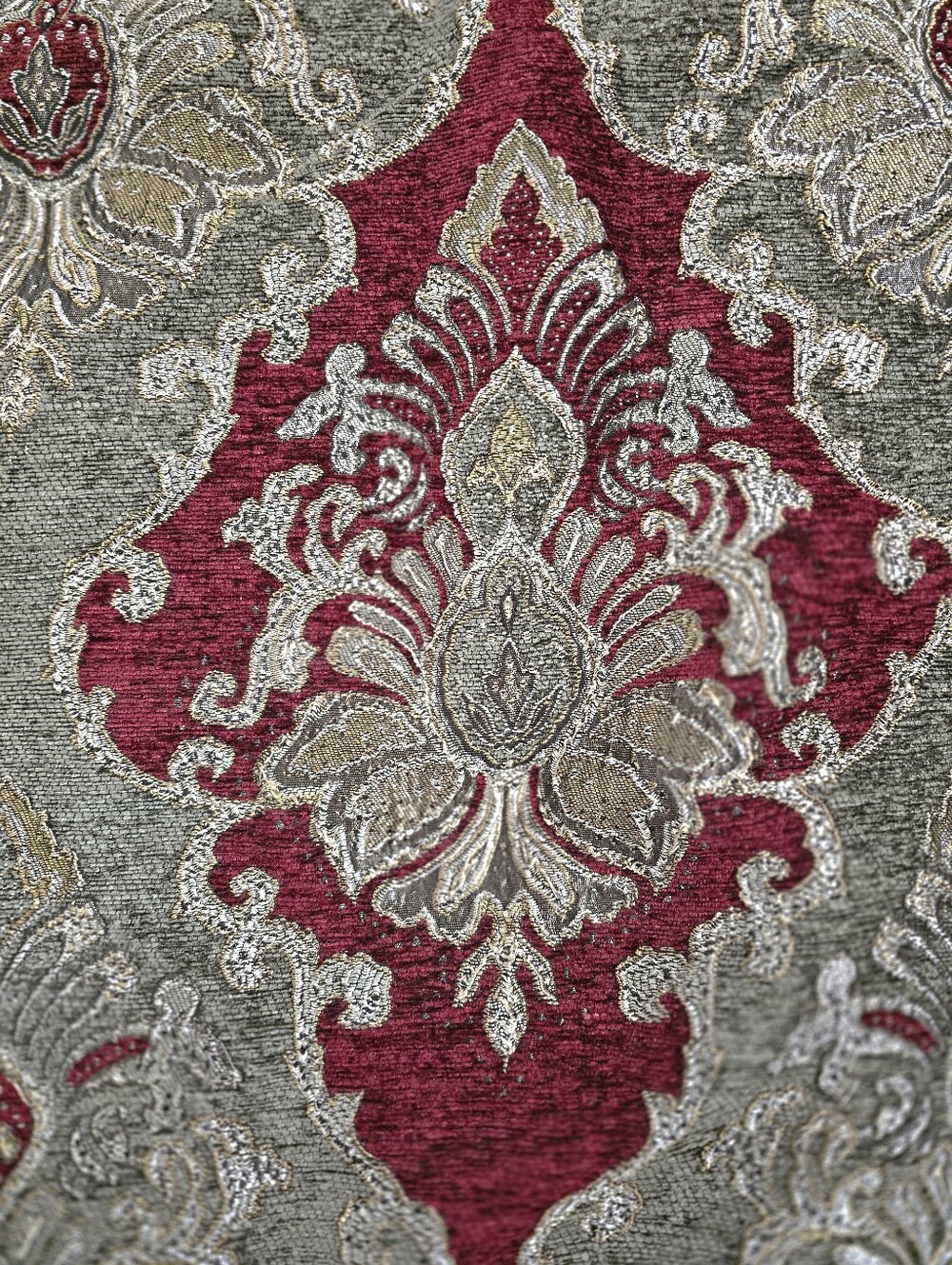 J Queen NY Cerino Woven Chenille Damask Standard Shams Crimson/Chocolate EUC. - Picture 4 of 12